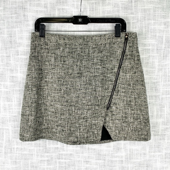 Banana Republic Factory Dresses & Skirts - Banana Republic Factory tweed zip-front mini sz 10